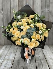 Букет цветов из:  Розы и Лизиантусы в Курумоч