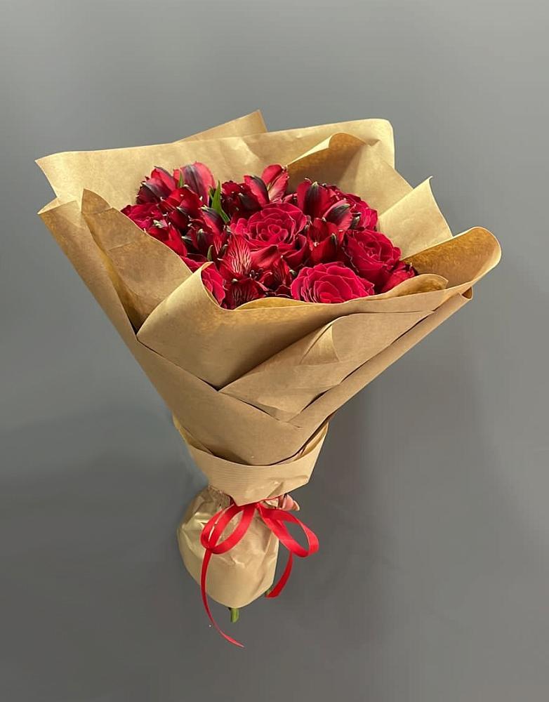 Букет цветов из: Альстромерии и Розы в Курумоч