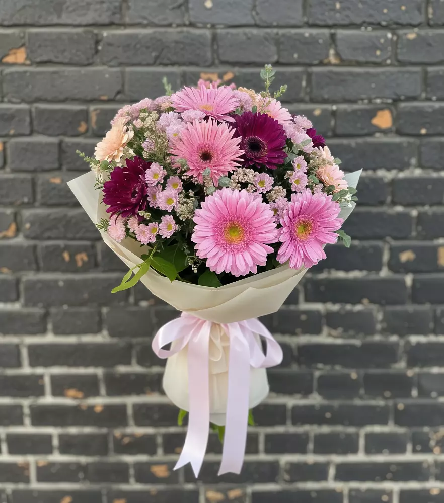 Букет цветов из: Герберы и Хризантемы в Курумоч