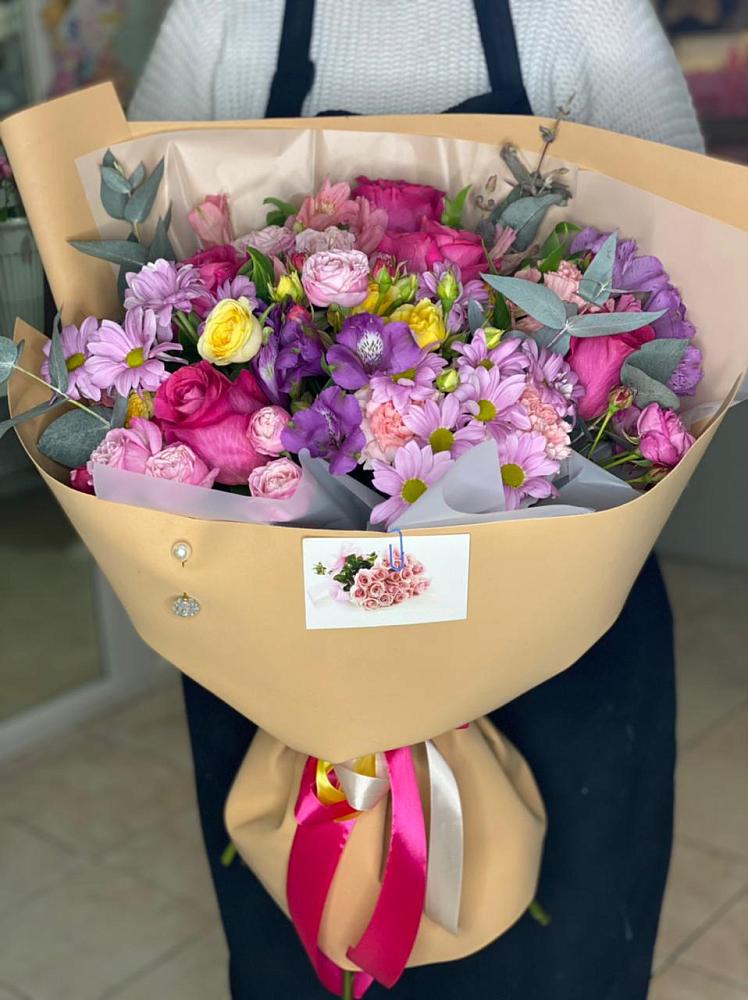 Букет цветов из: Хризантемы, Гвоздики и Альстромерии в Курумоч