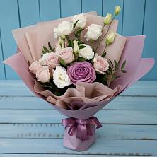Букет цветов из:  Розы и Лизиантусы в Курумоч