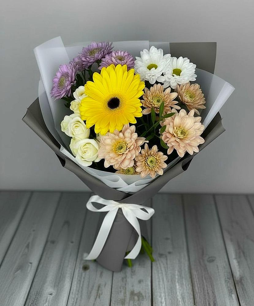 Букет цветов из: Розы, Герберы и Хризантемы в Курумоч
