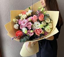 Букет цветов из:  Розы, Лизиантусы и Гвоздики в Курумоч