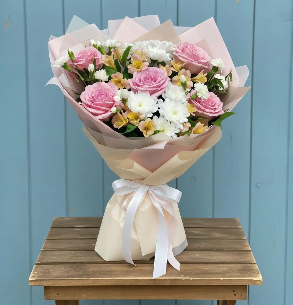 Букет цветов из: Гвоздики, Орхидеи и Розы в Курумоч