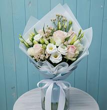 Букет цветов из:  Розы и Лизиантусы в Курумоч