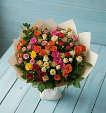 Букет Микс из разноцветных кустовых роз в Курумоч